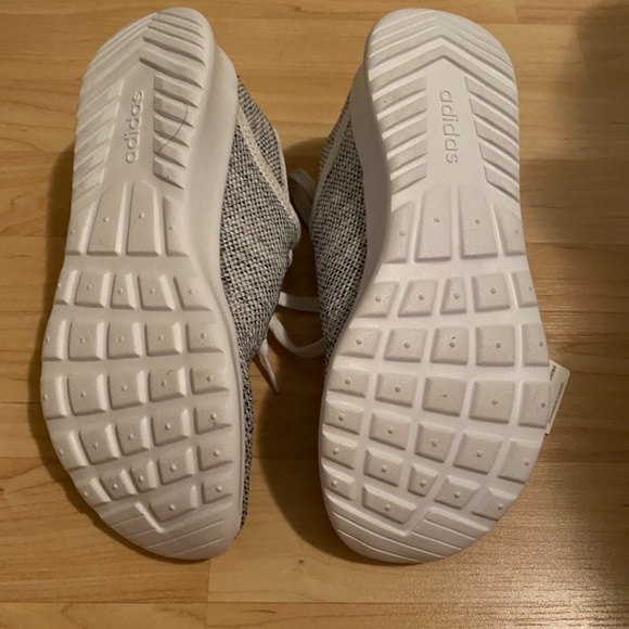 Adidas cloud form women’s shoes - Picture 5 of 5